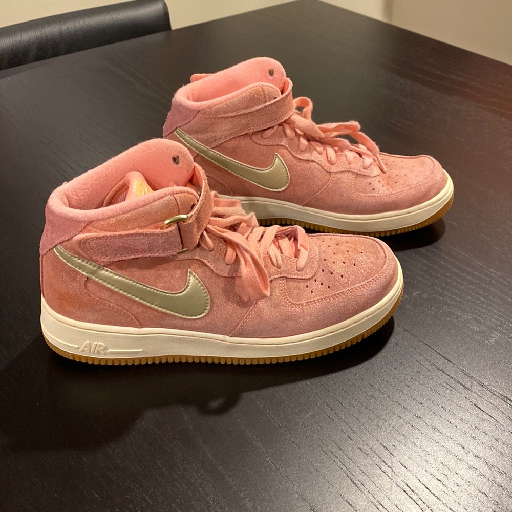 Nike Women's Pink High-Top Athletic Shoes